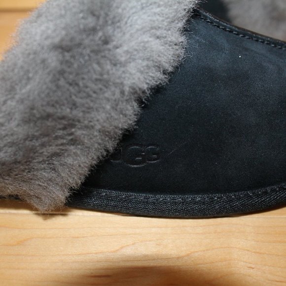 NIB UGG SCUFFETTE II WOMEN'S‎ SUEDE SLIPPERS BLACK - Picture 4 of 8